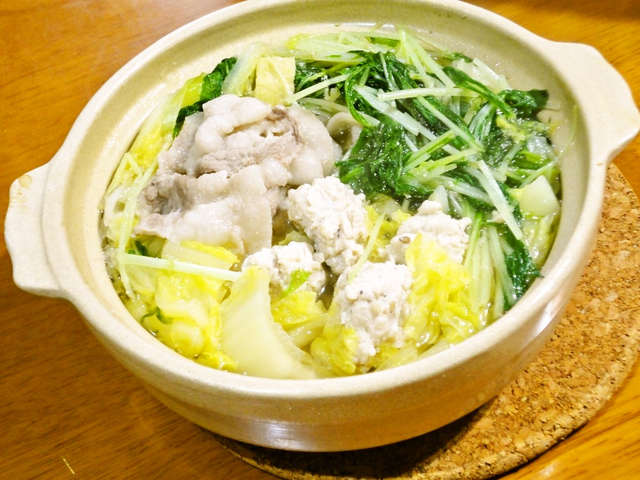 鍋だしは買う必要なし!鶏ガラスープ塩鍋
